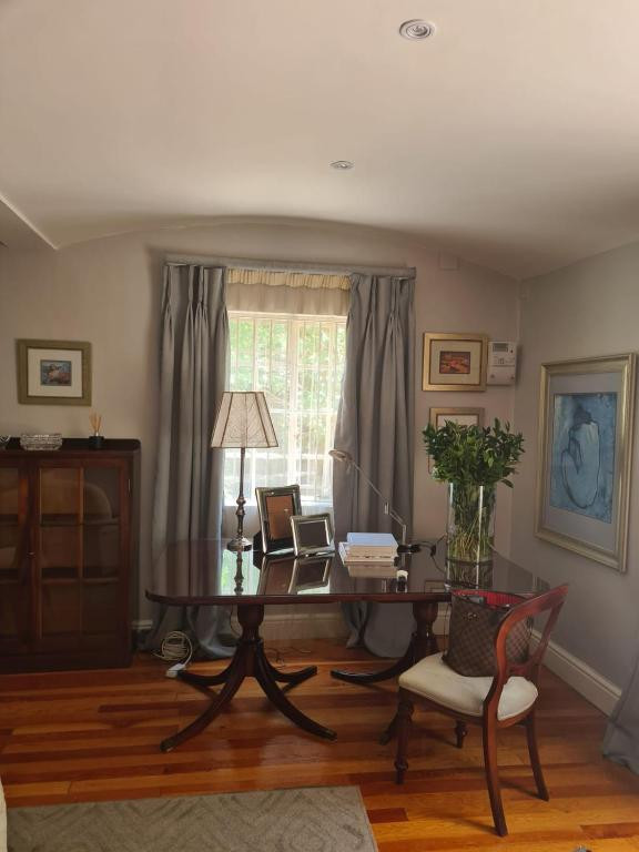 the-coach-house-1253