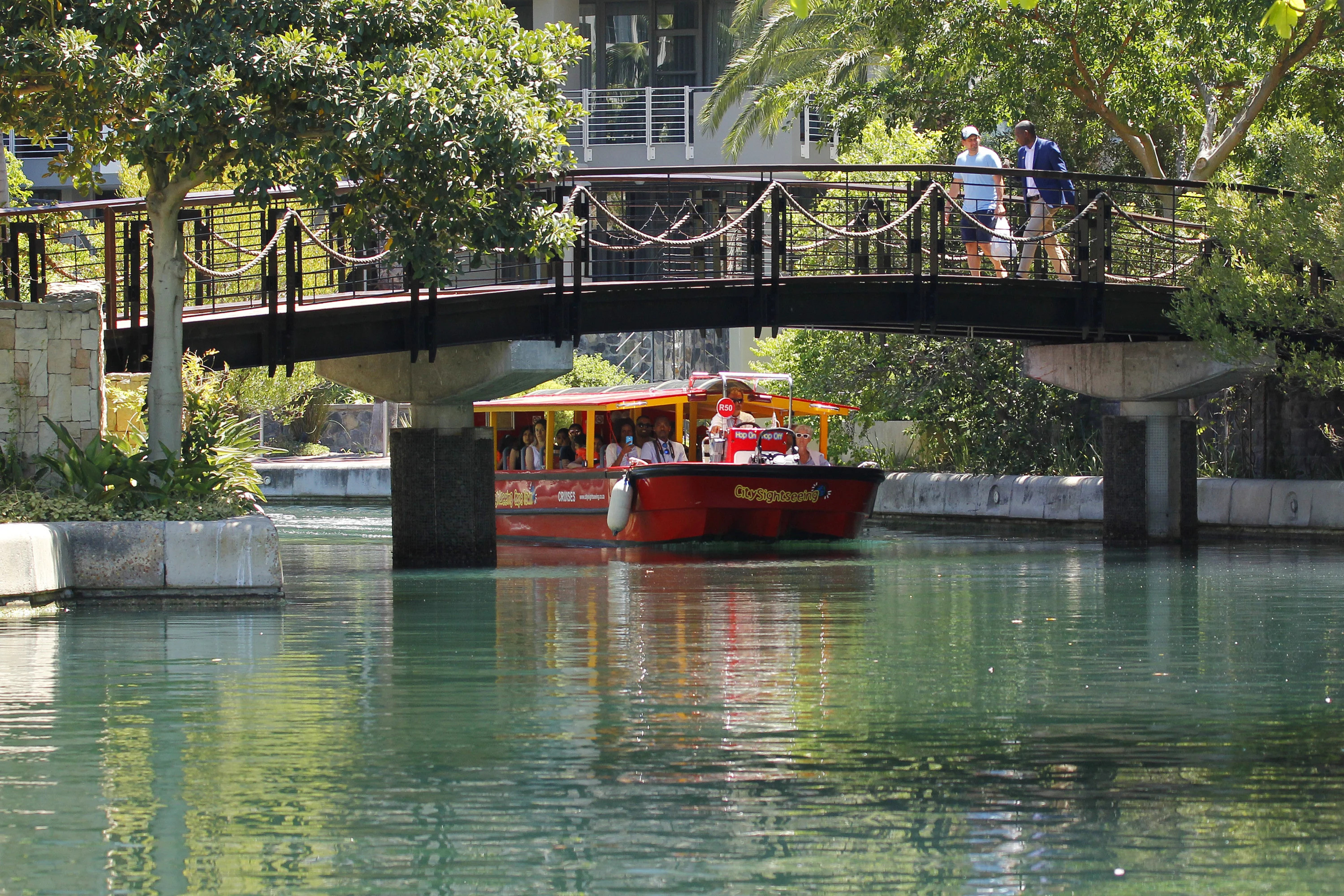 Cape Town Canal Cruise – 20 Minutes -2 Adunlts + 2 Children