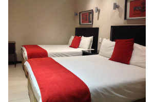 Family Apartment @ Alcazaba