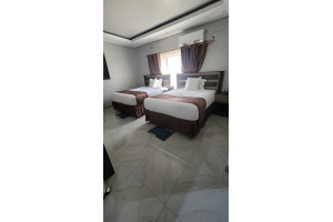 lennon-quality-hotel-1970