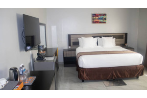 lennon_quality_hotel