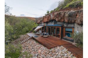 The Cave House Escape 2Nights